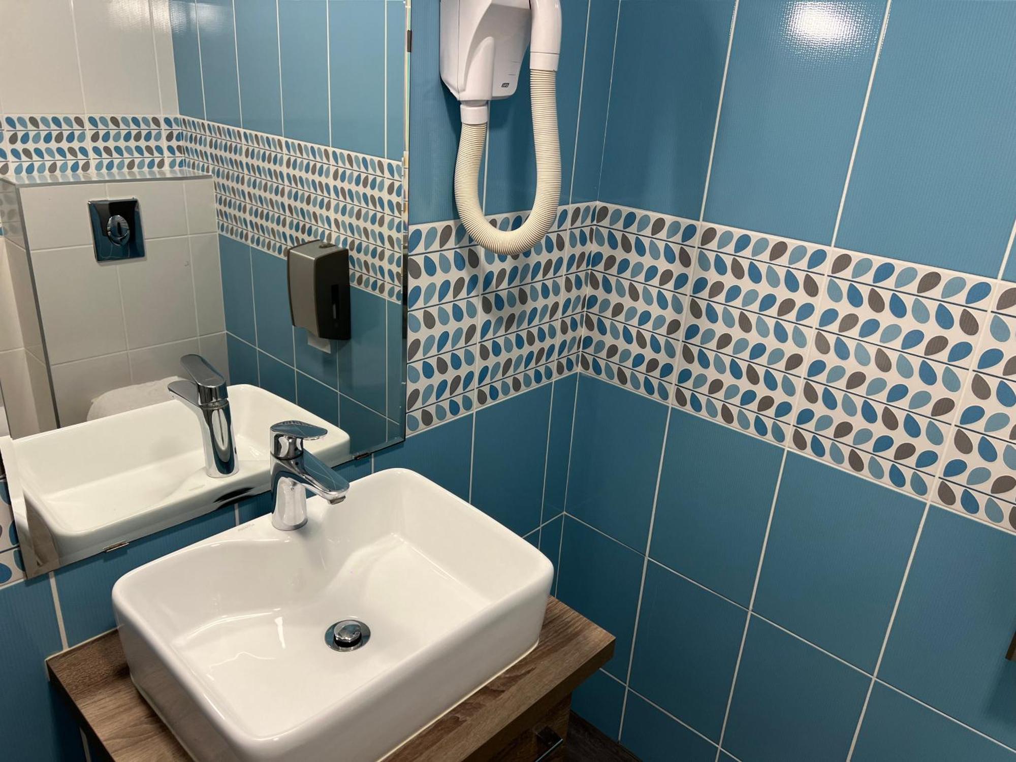 Brit Hotel Du Parc Niort Centre-Parking Gratuit Zewnętrze zdjęcie