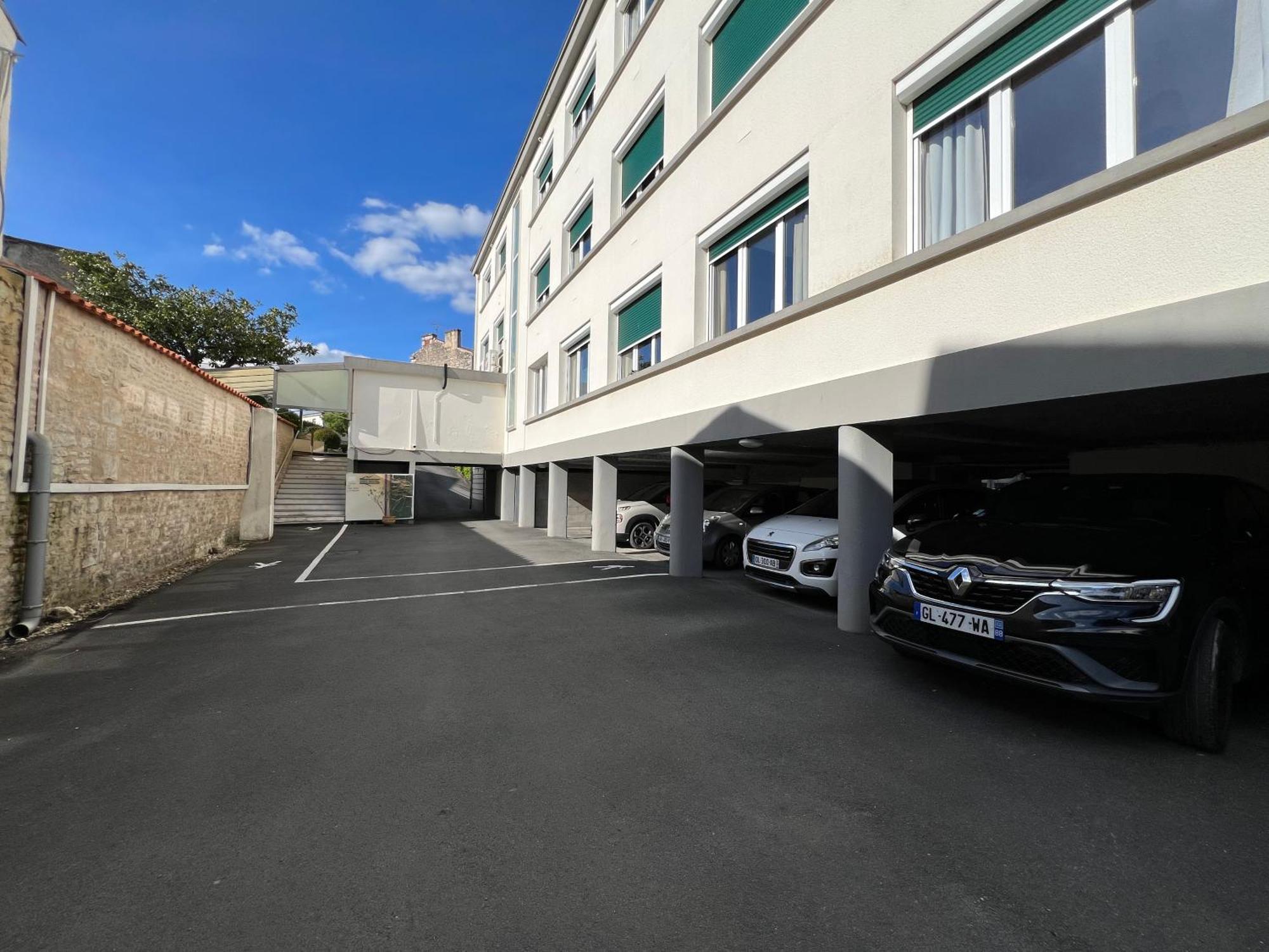 Brit Hotel Du Parc Niort Centre-Parking Gratuit Zewnętrze zdjęcie