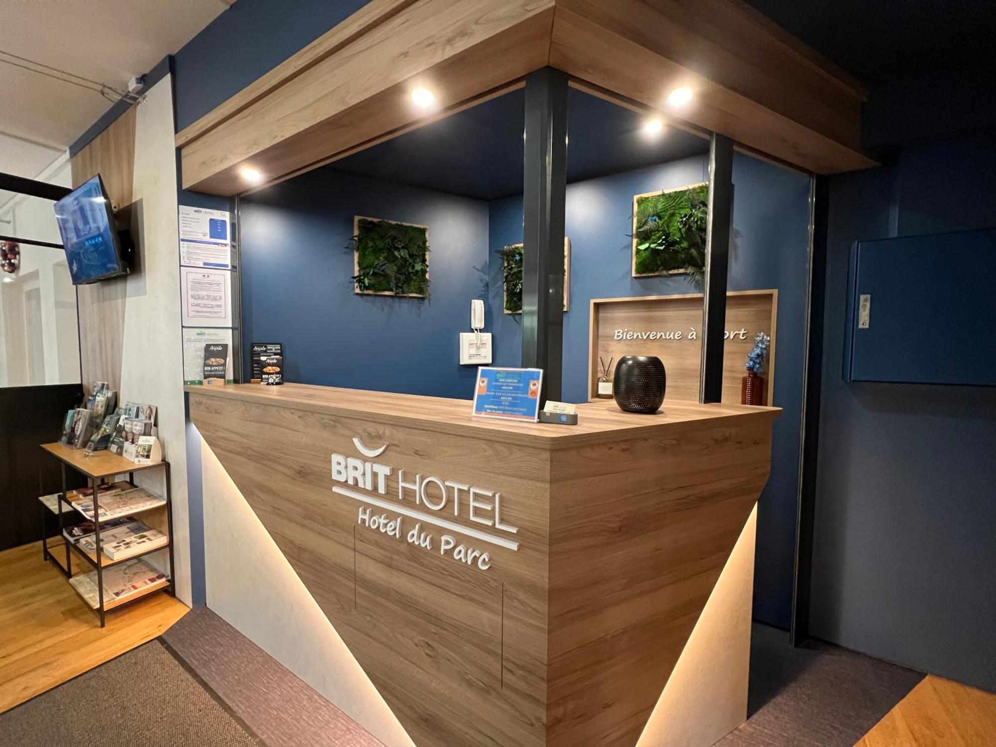Brit Hotel Du Parc Niort Centre-Parking Gratuit Zewnętrze zdjęcie