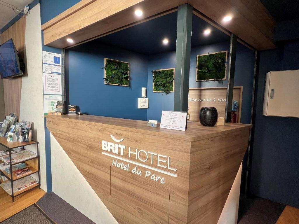 Brit Hotel Du Parc Niort Centre-Parking Gratuit Wnętrze zdjęcie