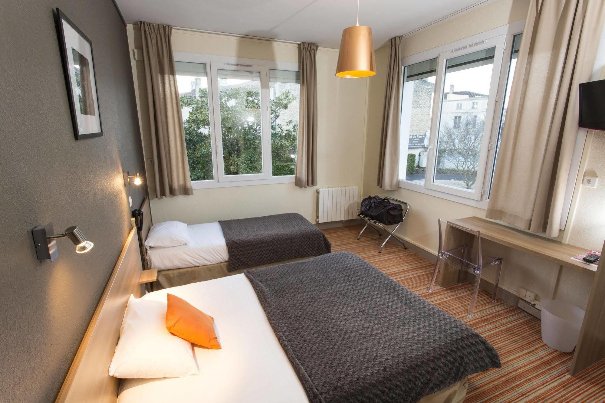 Brit Hotel Du Parc Niort Centre-Parking Gratuit Zewnętrze zdjęcie